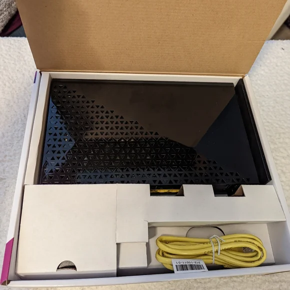 Netgear Wifi Cable Modem Router - Picture 3 of 3